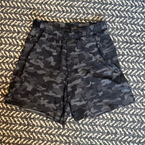 lululemon athletica Surge Short - Liner 6” in Black Camo